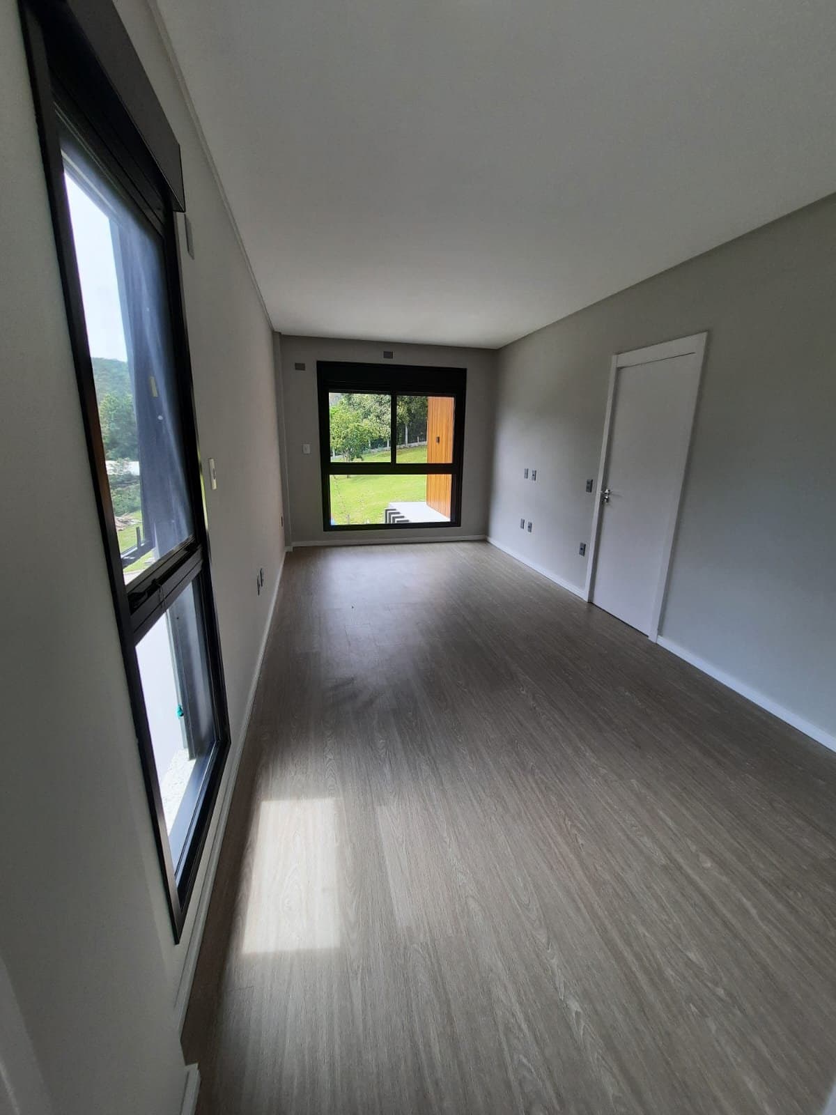 Casa de 3 quartos com 3 suítes e 258 m² em Bal. Camboriú