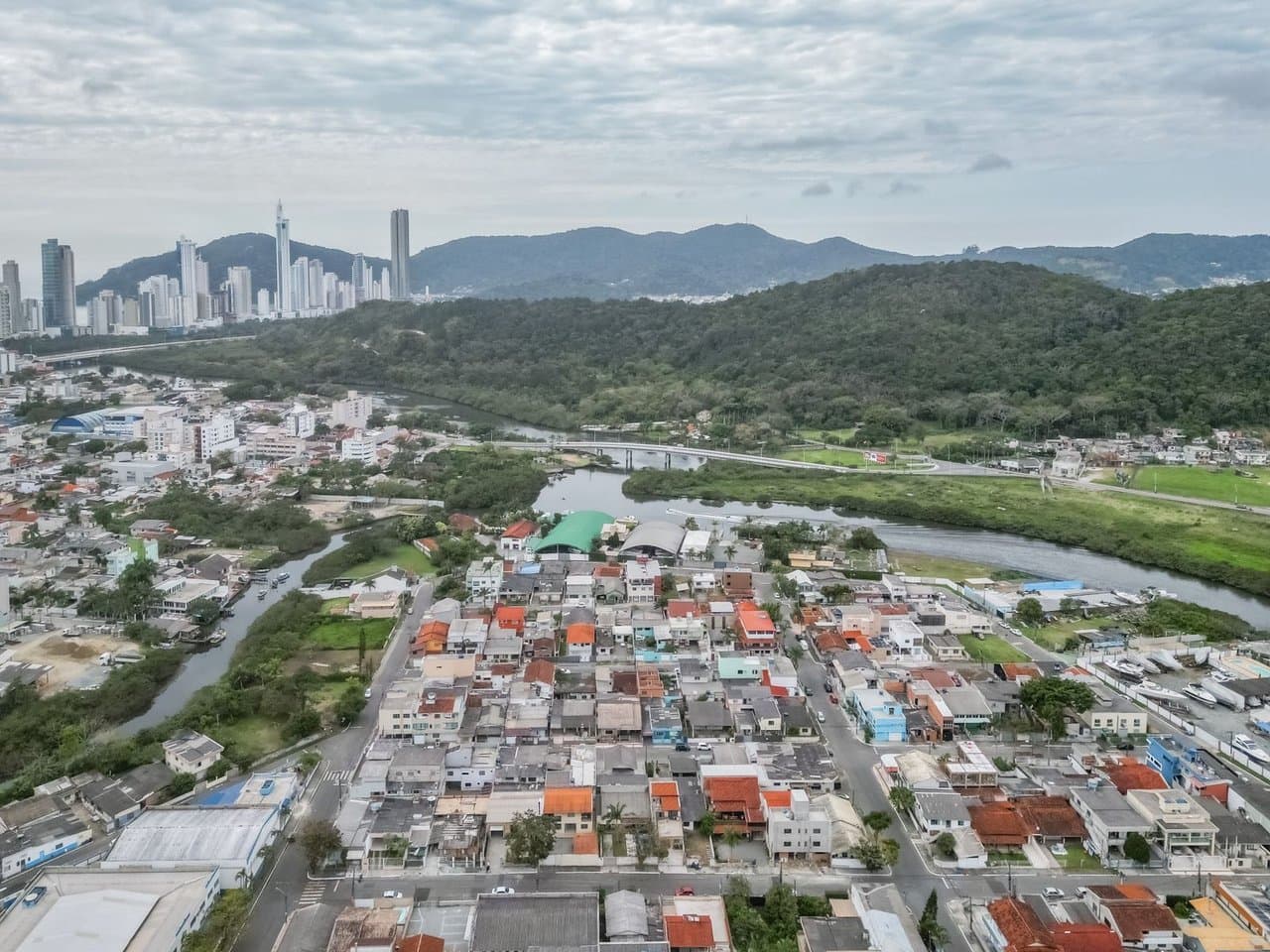 Shed 140 m² em Jardim Iate Clube, Bal. Camboriú