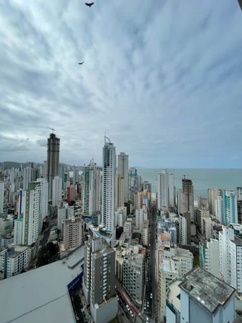 Cobertura de 3 quartos com 3 suítes e 240 m² em Centro, Bal. Camboriú