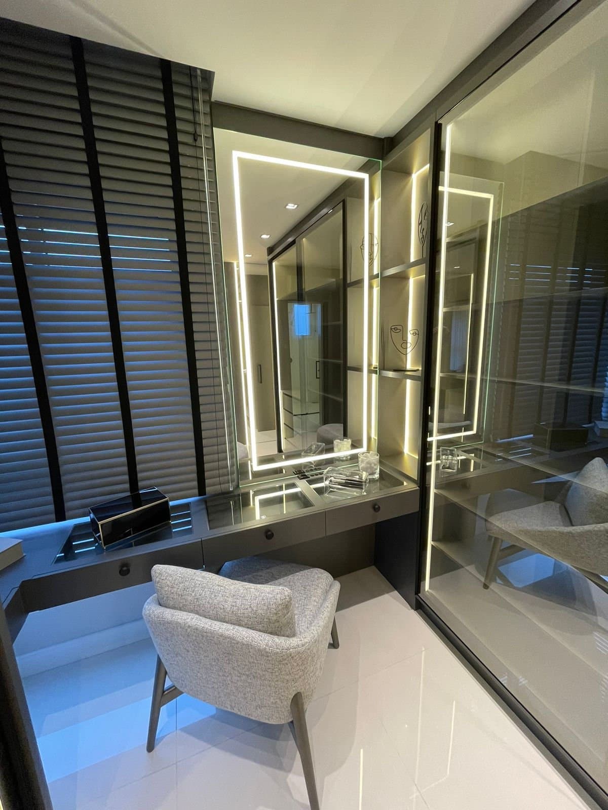 Cobertura de 3 quartos com 3 suítes e 240 m² em Centro, Bal. Camboriú