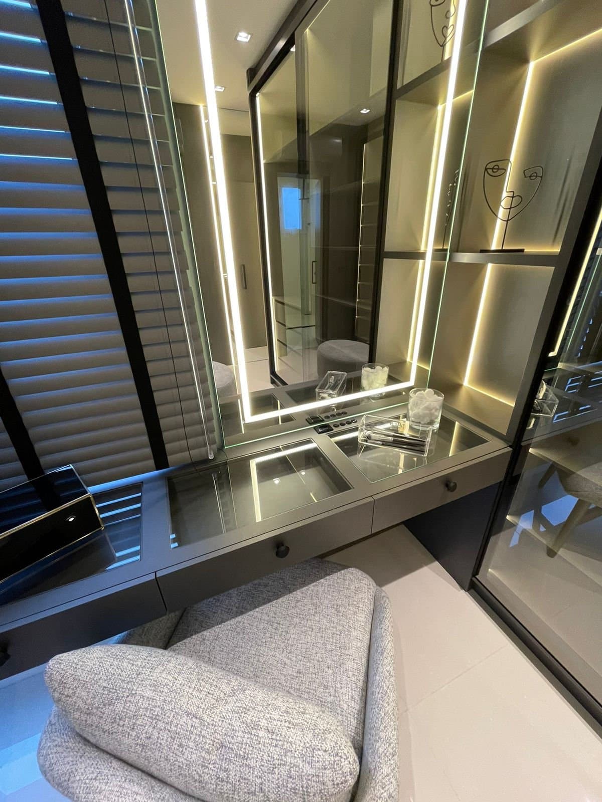 Cobertura de 3 quartos com 3 suítes e 240 m² em Centro, Bal. Camboriú
