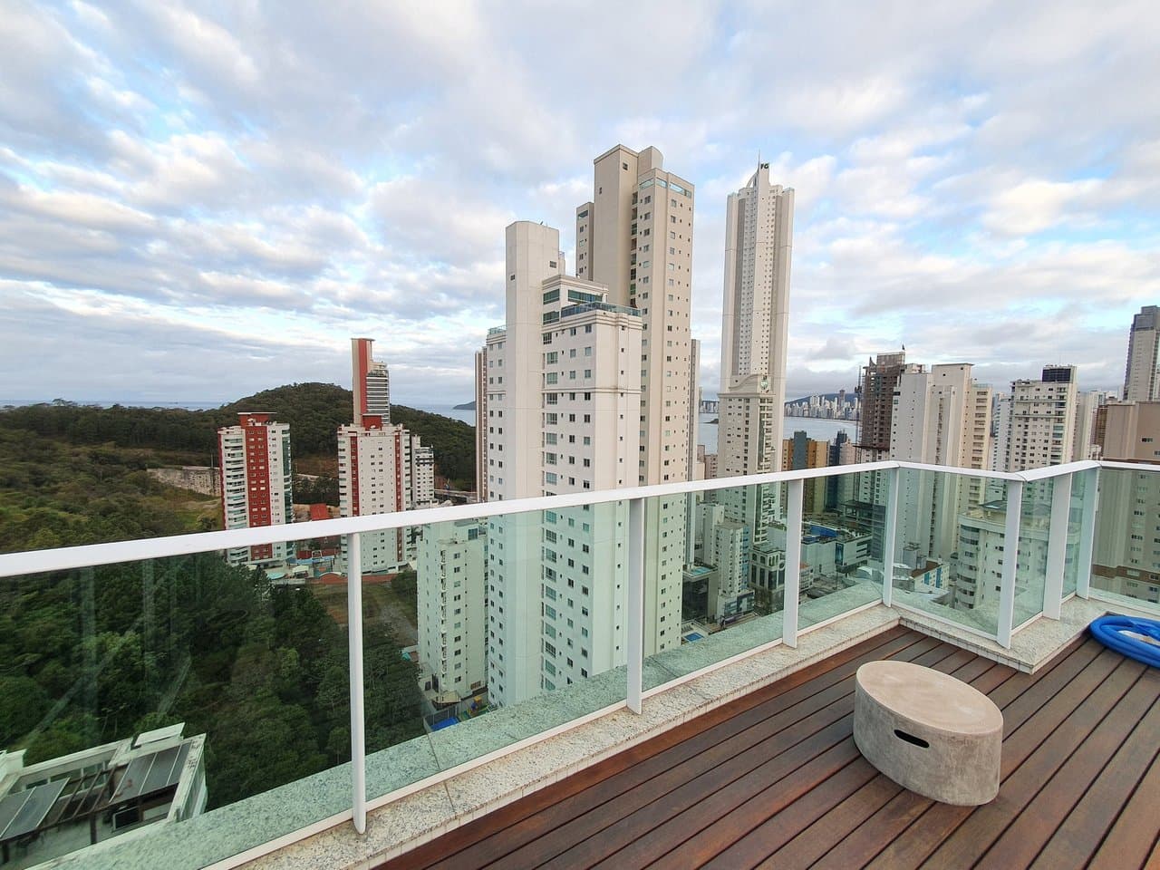 Cobertura de 3 quartos com 3 suítes e 268 m² em Pioneiros, Bal. Camboriú