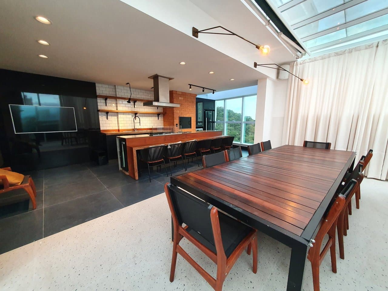 Cobertura de 3 quartos com 3 suítes e 268 m² em Pioneiros, Bal. Camboriú