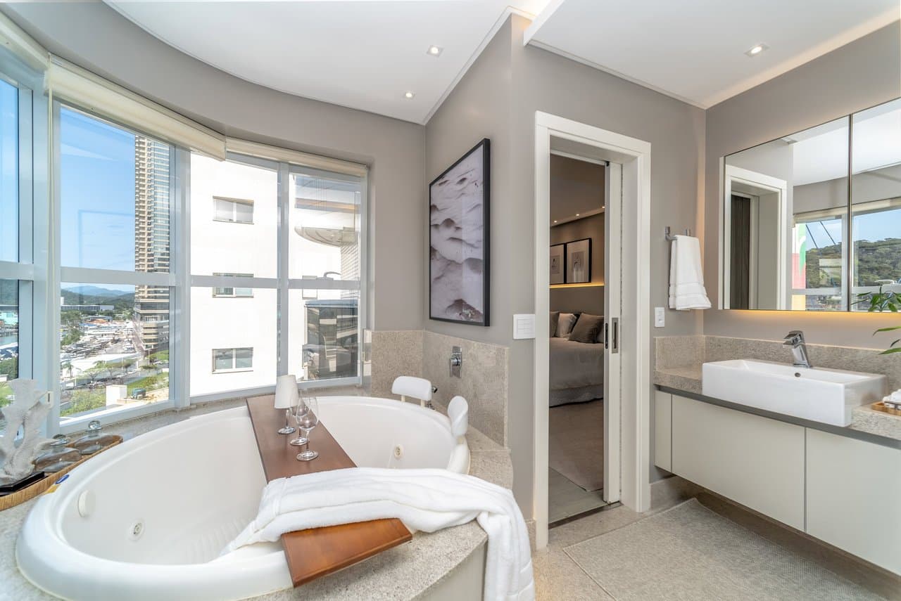 Apartamento de 4 quartos com 4 suítes e 237 m² em Centro, Bal. Camboriú