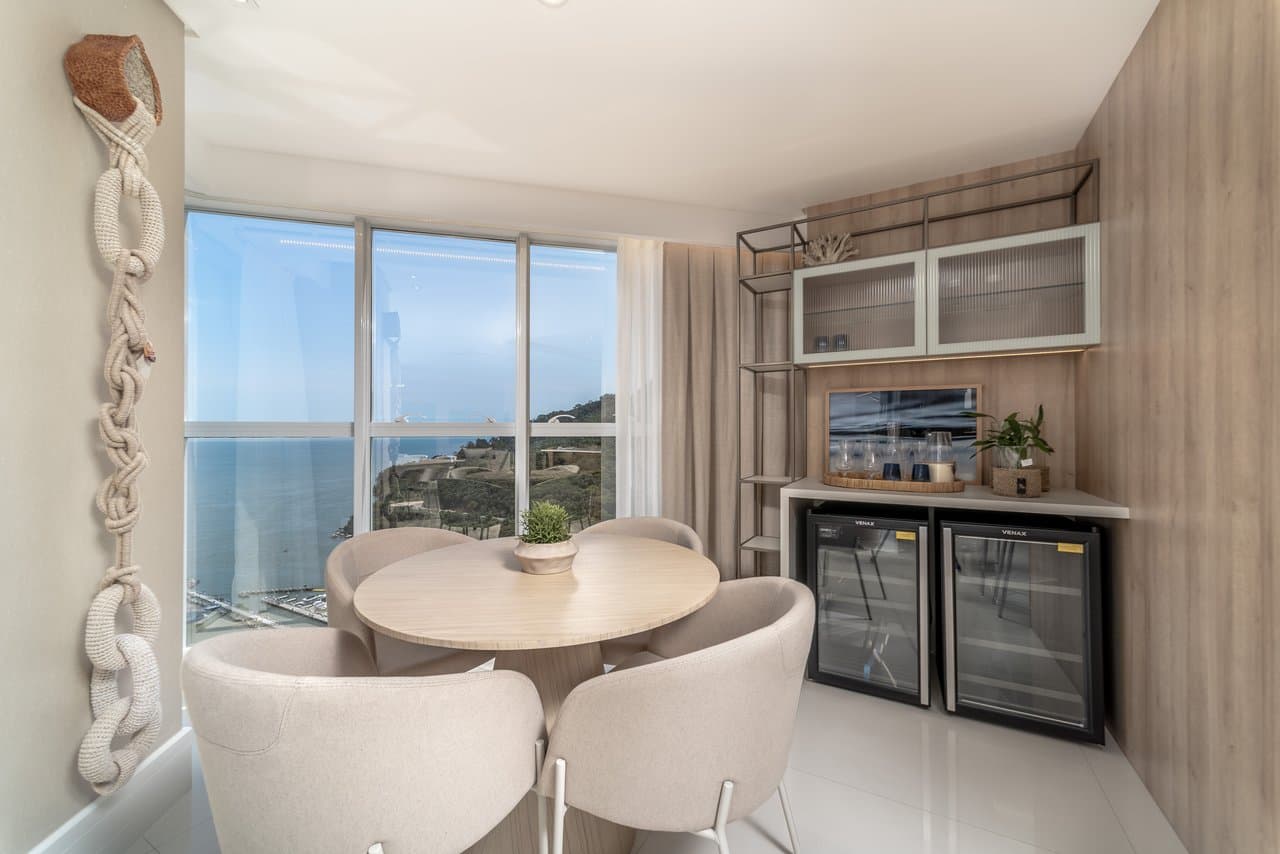 Apartamento de 4 quartos com 4 suítes e 233 m² em Centro, Bal. Camboriú