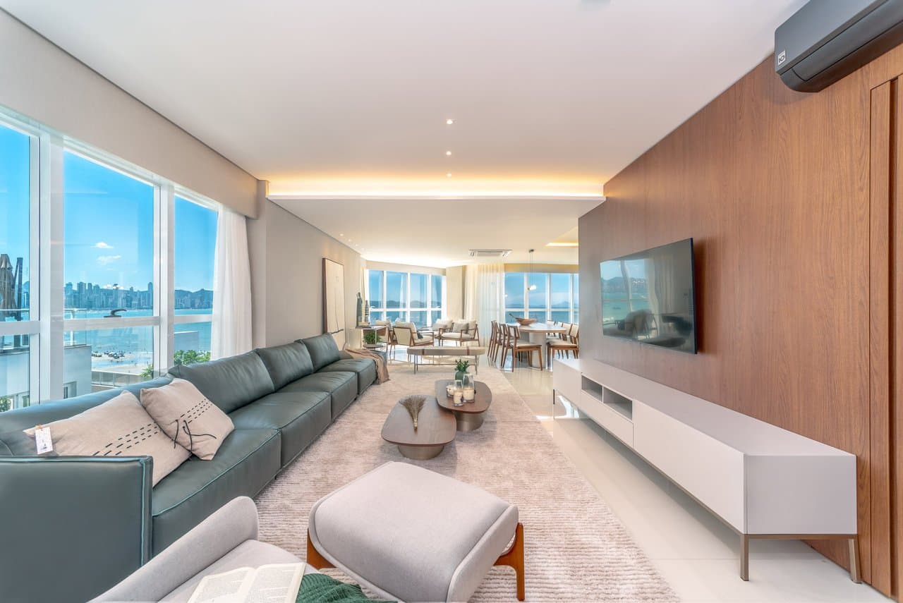 Apartamento de 4 quartos com 4 suítes e 237 m² em Centro, Bal. Camboriú