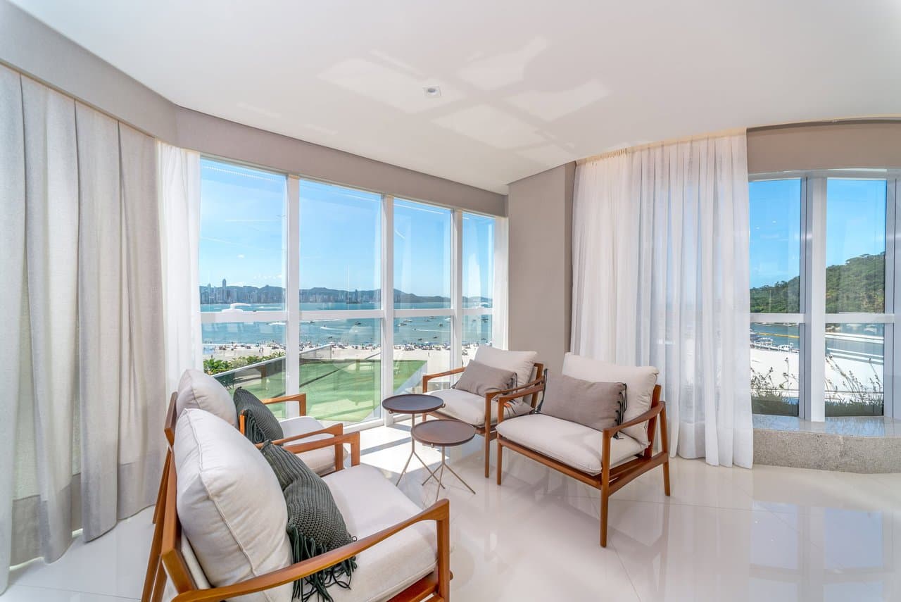 Apartamento de 4 quartos com 4 suítes e 237 m² em Centro, Bal. Camboriú