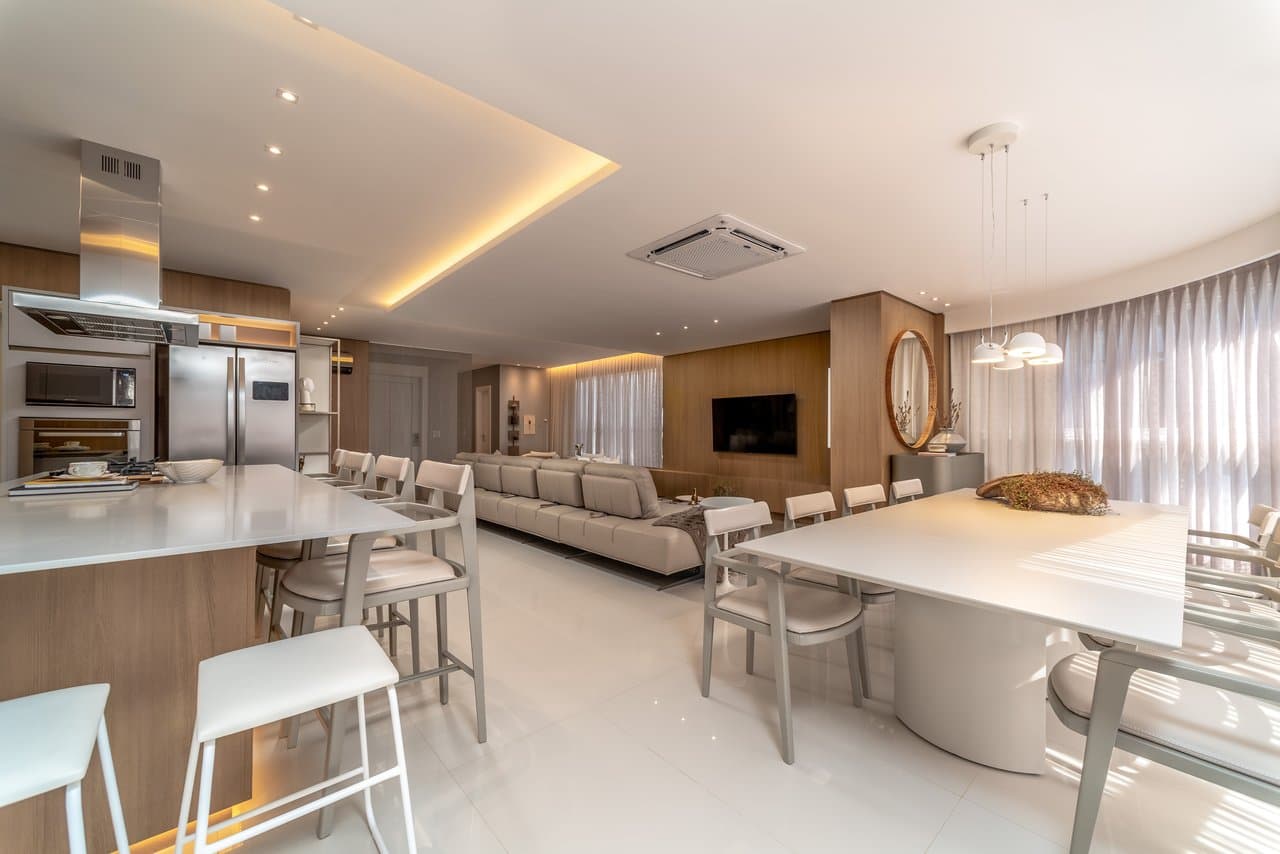 Apartamento de 4 quartos com 4 suítes e 233 m² em Centro, Bal. Camboriú
