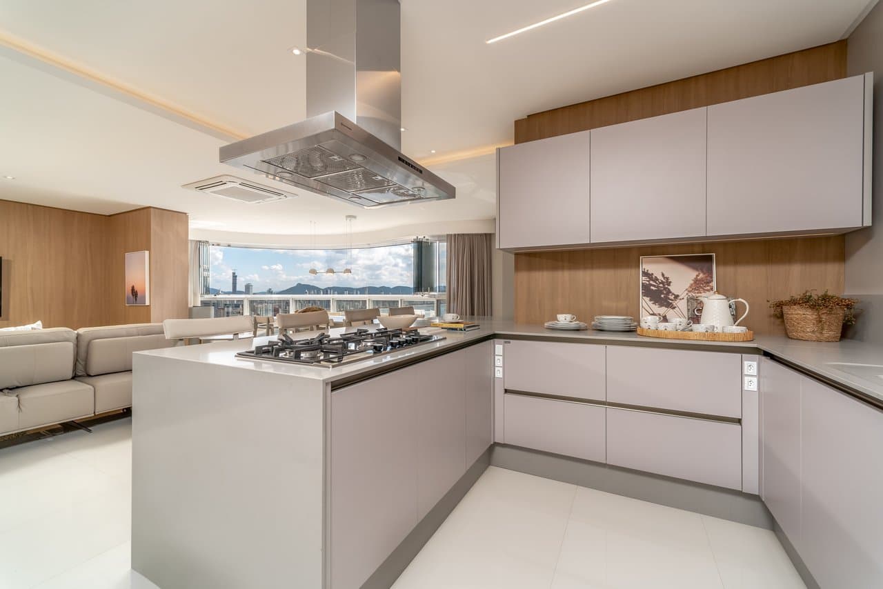 Apartamento de 4 quartos com 4 suítes e 233 m² em Centro, Bal. Camboriú