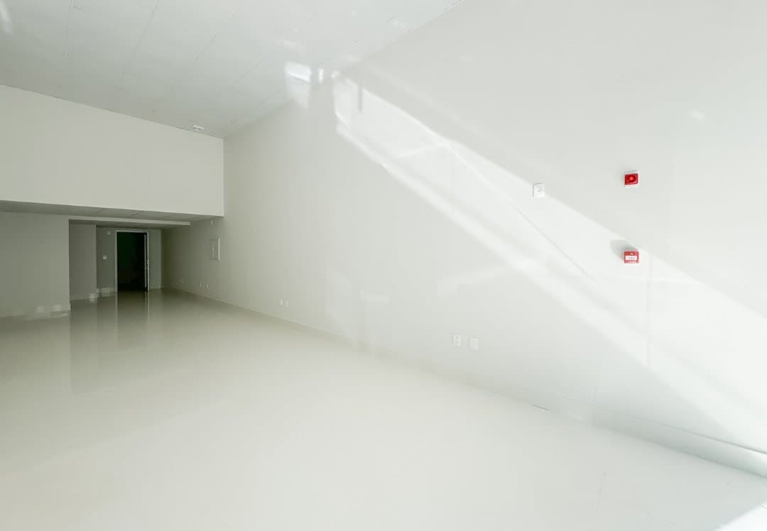 Sala Comercial 63 m² em Pioneiros, Bal. Camboriú