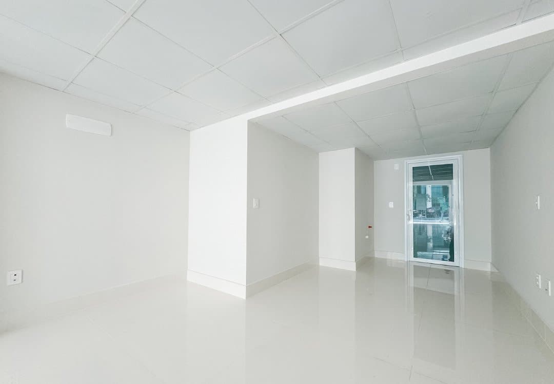 Sala Comercial 63 m² em Pioneiros, Bal. Camboriú