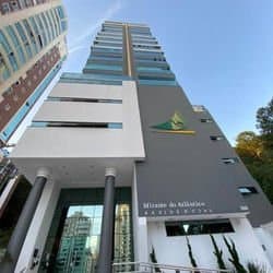 Apartamento de 3 quartos com 1 suíte e 119 m² em Pioneiros, Bal. Camboriú