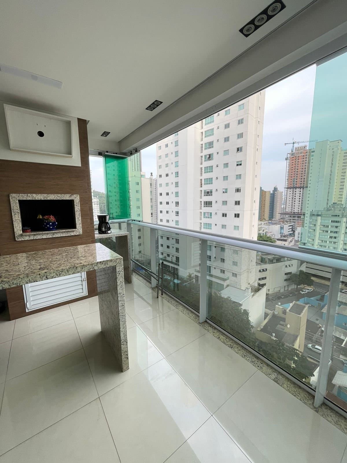Apartamento de 3 quartos com 1 suíte e 119 m² em Pioneiros, Bal. Camboriú