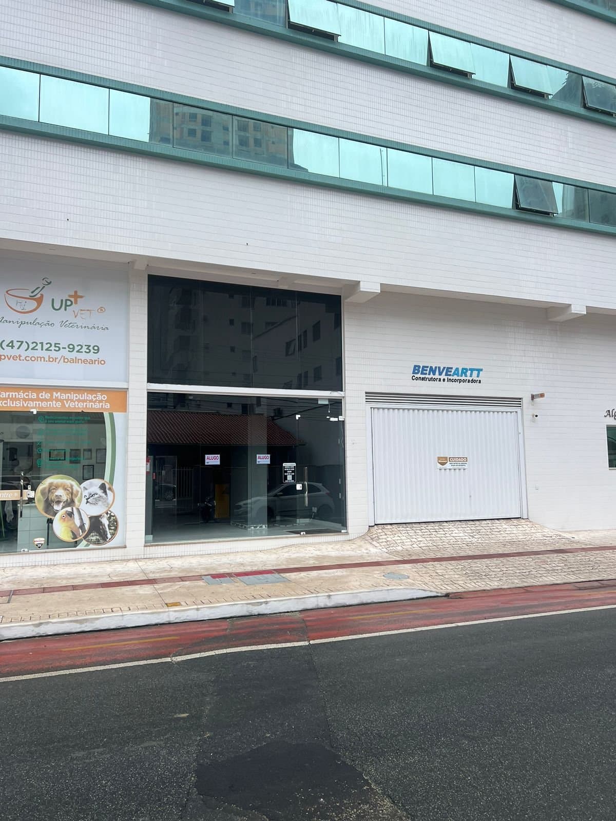 Sala Comercial 101 m² em Centro, Bal. Camboriú