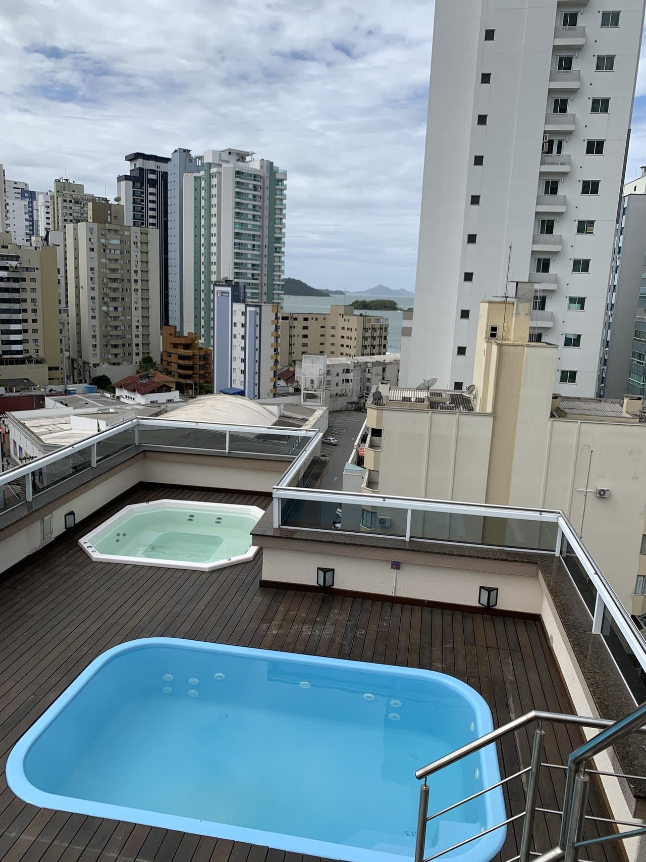 Cobertura de 12 quartos com 10 suítes e 440 m² em Centro, Bal. Camboriú