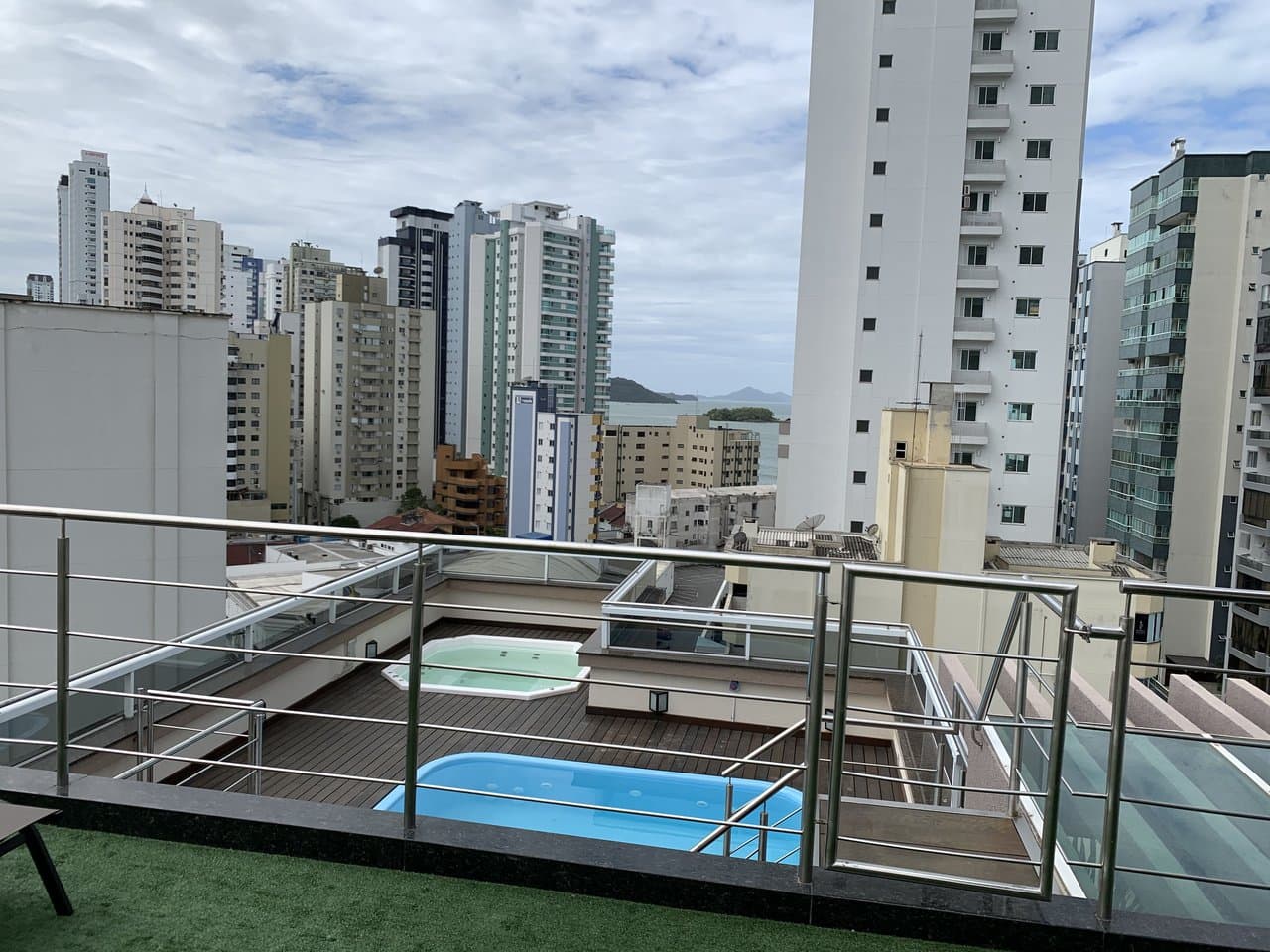 Cobertura de 12 quartos com 10 suítes e 440 m² em Centro, Bal. Camboriú