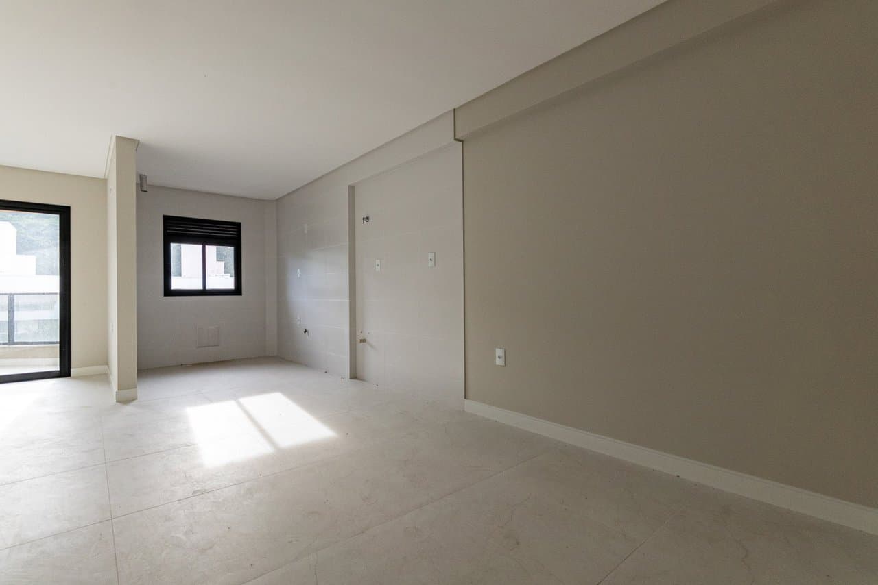 Apartamento de 2 quartos com 2 suítes e 79 m² em Bombinhas