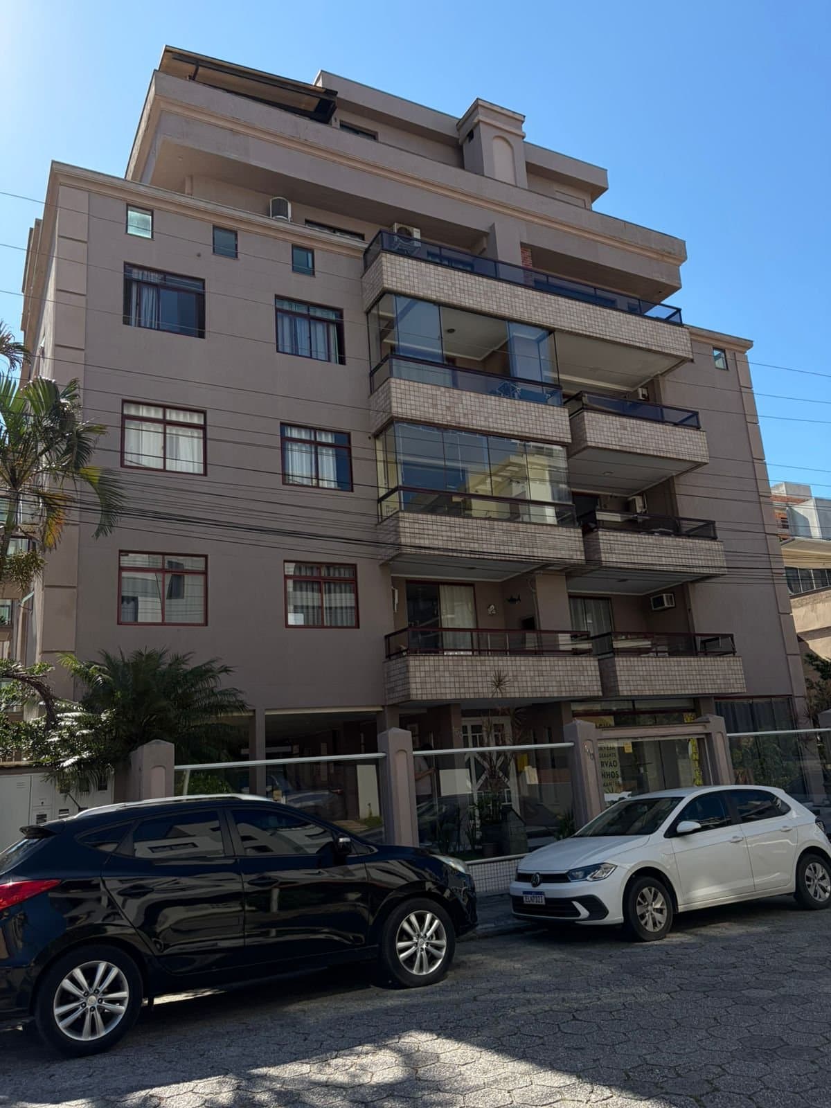 Cobertura de 1 quarto com 1 suíte e 64 m² em Bombinhas