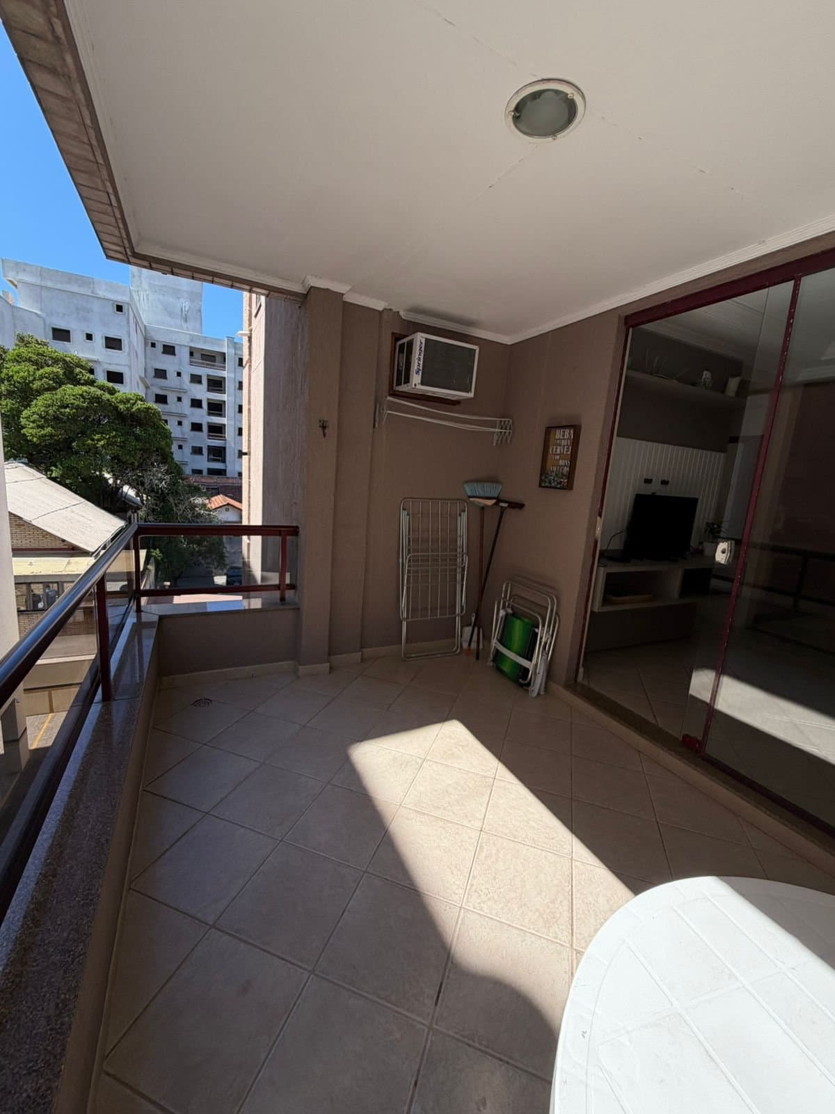 Apartamento de 2 quartos e 48 m² em Bombinhas