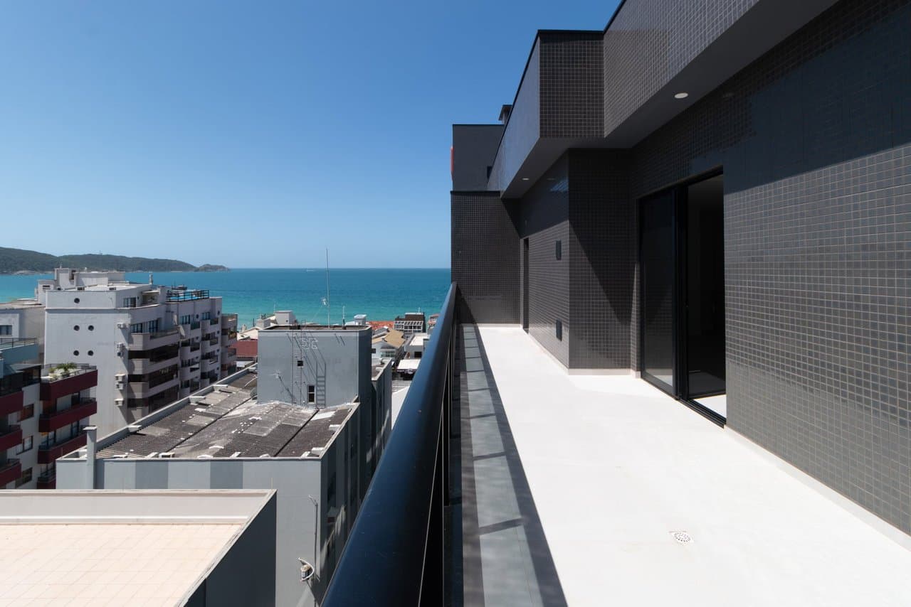 Apartamento de 4 quartos com 4 suítes e 210 m² em Bombinhas