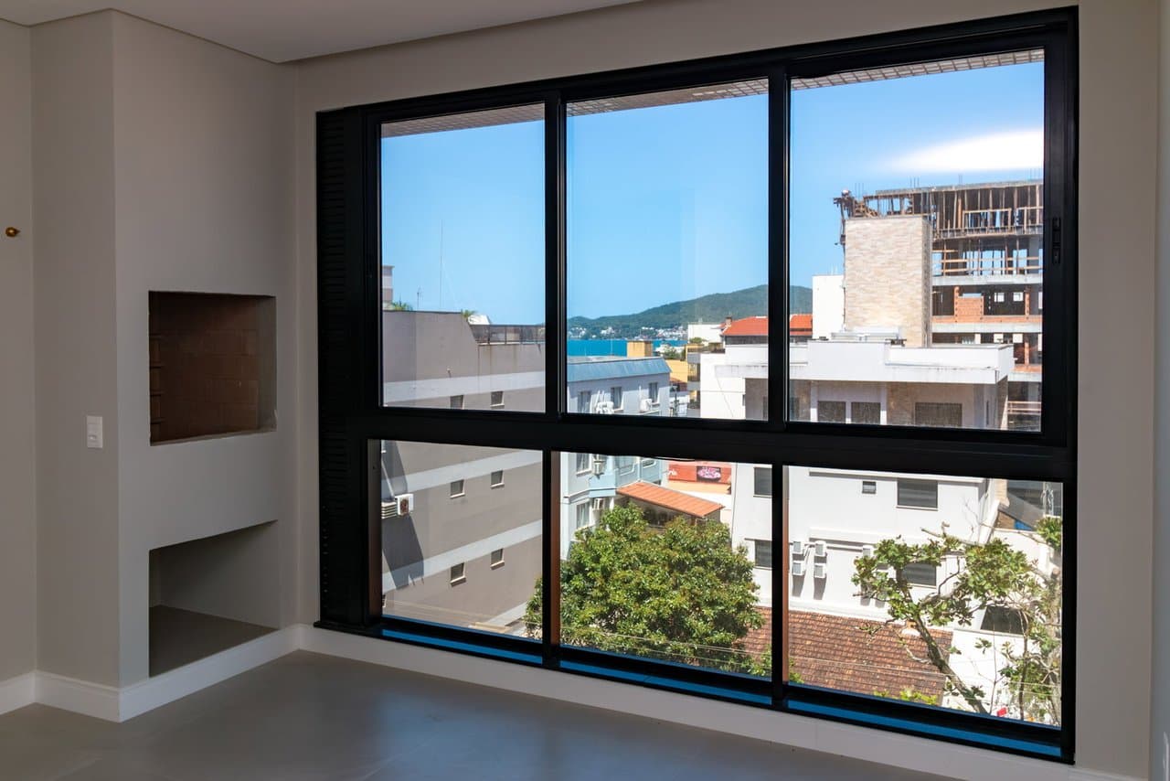 Apartamento de 3 quartos com 3 suítes e 105 m² em Bombinhas