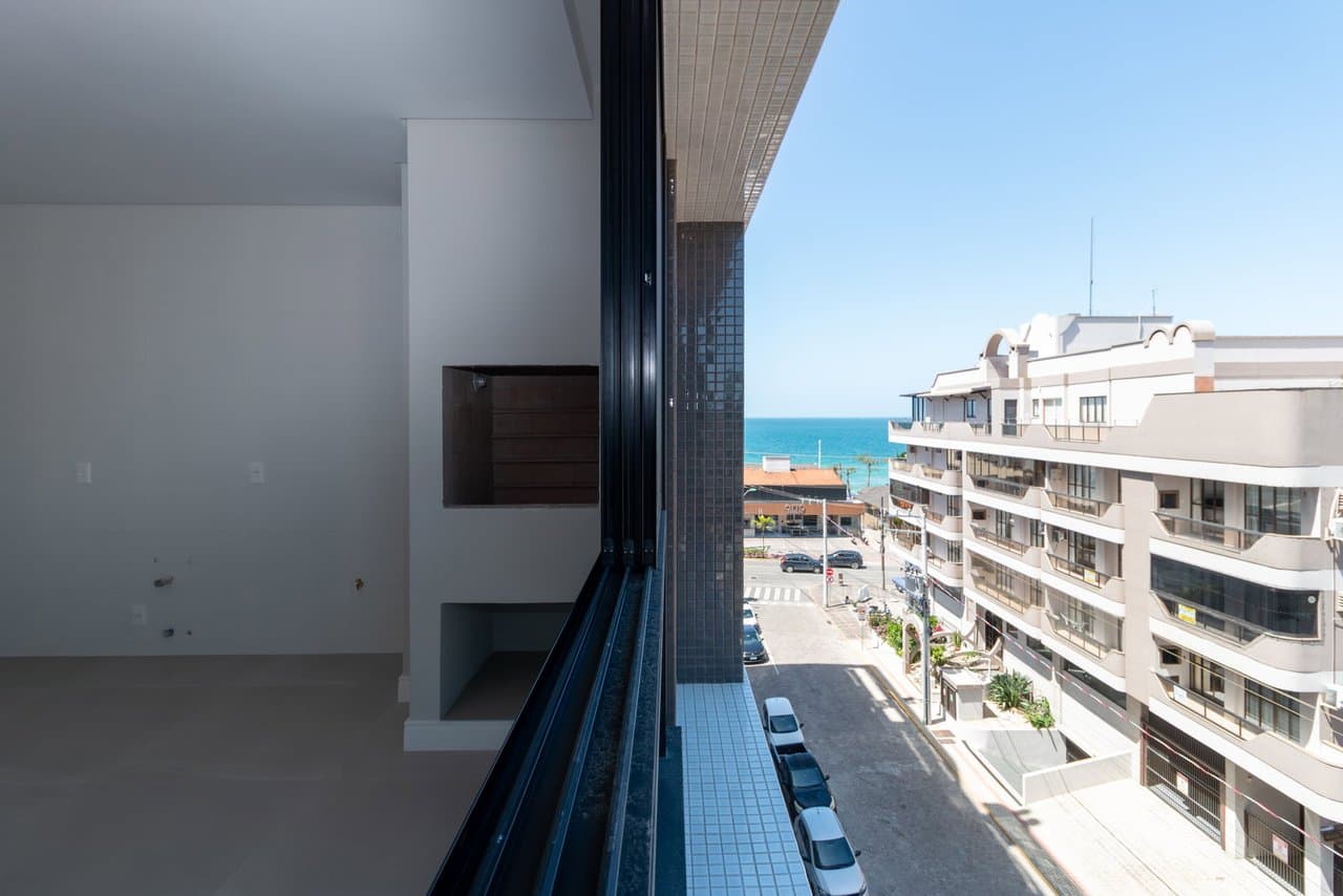 Apartamento de 3 quartos com 3 suítes e 105 m² em Bombinhas