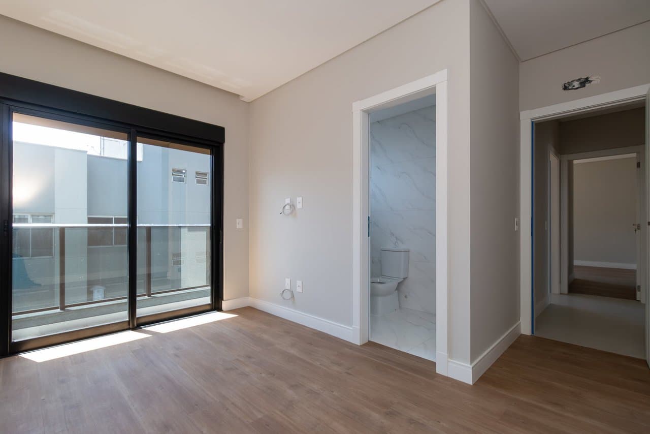 Apartamento de 3 quartos com 3 suítes e 105 m² em Bombinhas