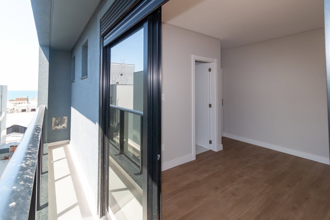 Apartamento de 3 quartos com 3 suítes e 105 m² em Bombinhas