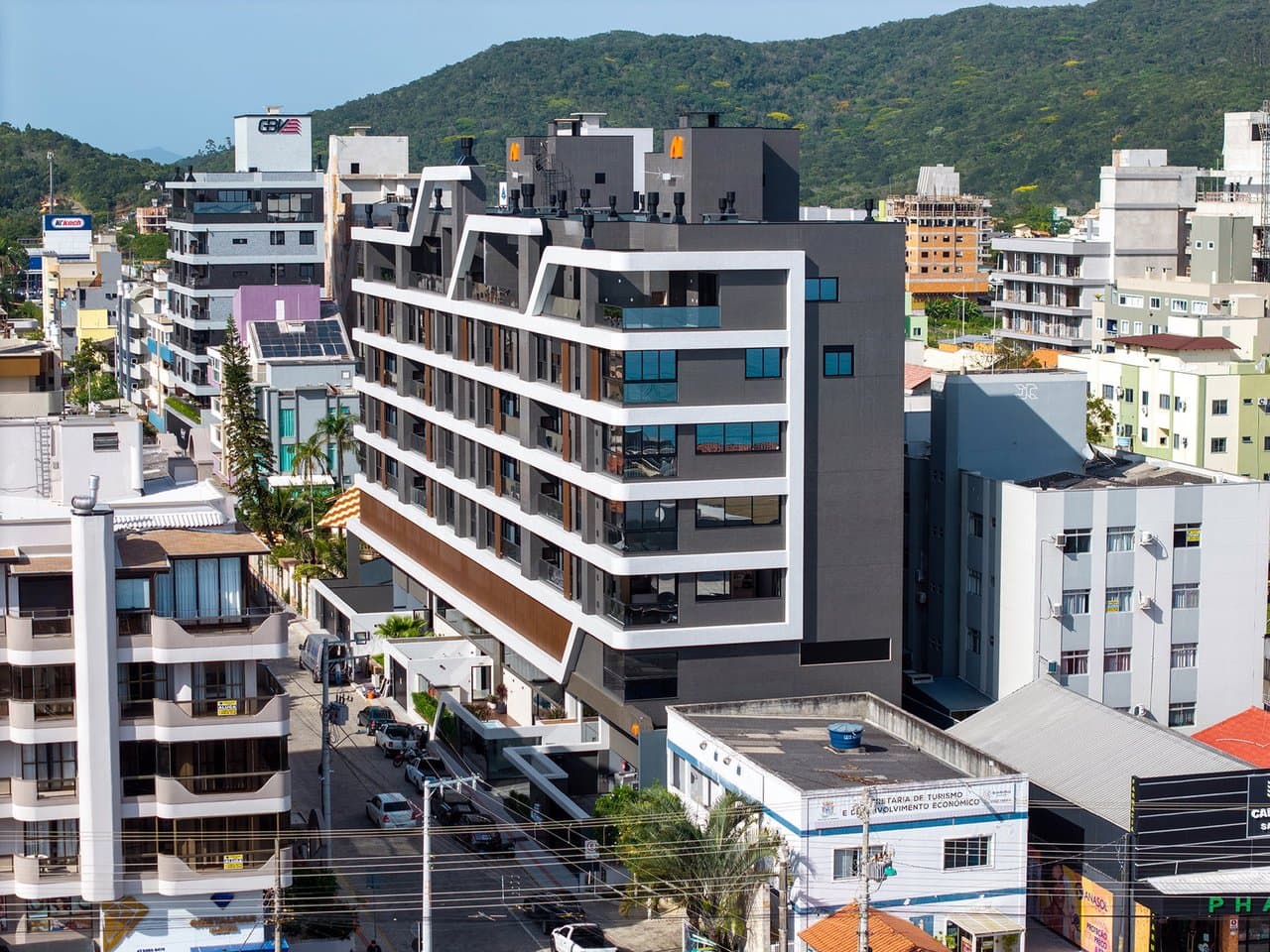 Apartamento de 3 quartos com 3 suítes e 105 m² em Bombinhas