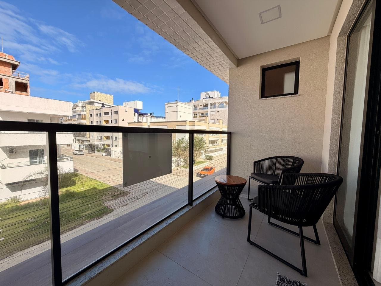 Apartamento de 3 quartos com 3 suítes e 101 m² em Bombinhas