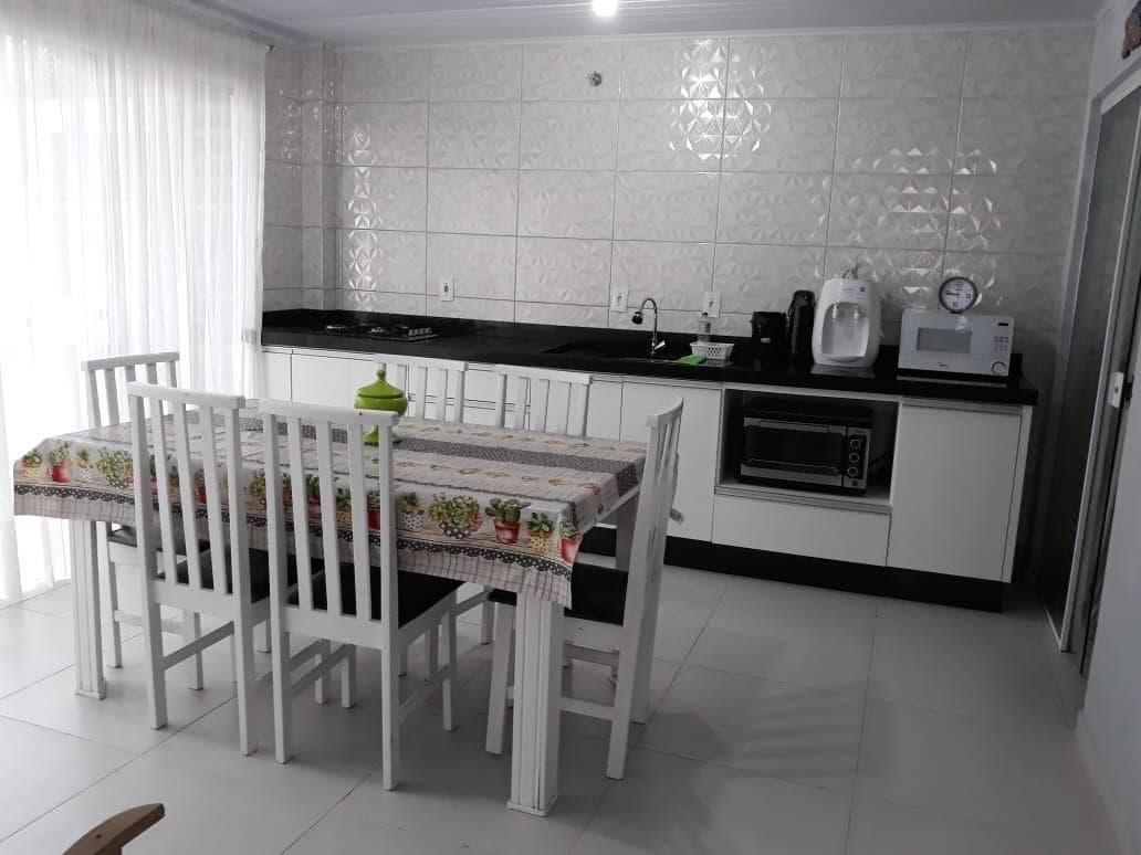 Casa de 2 quartos com 1 suíte e 190 m² em Bombinhas