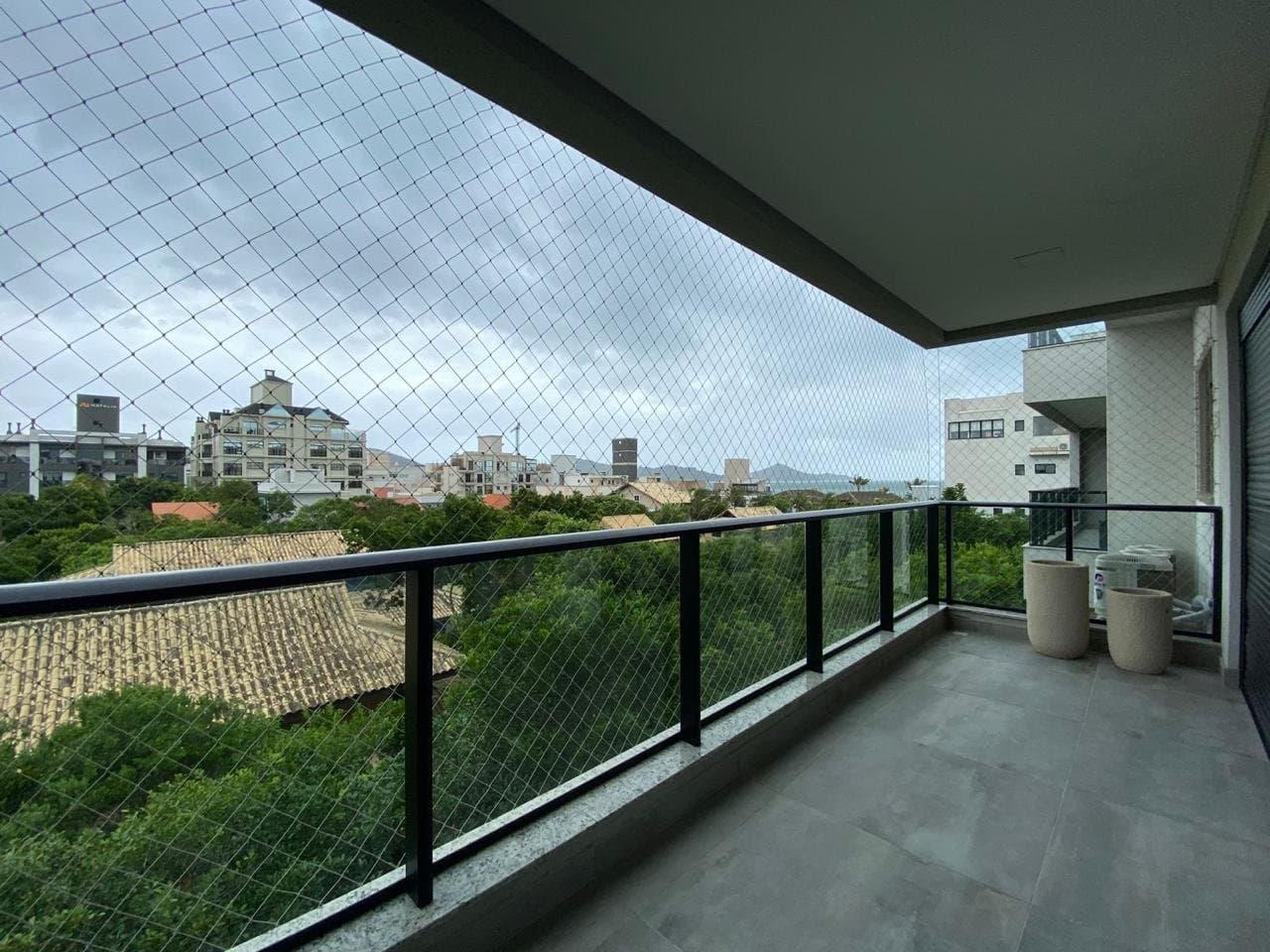 Apartamento de 3 quartos com 3 suítes e 160 m² em Bombinhas