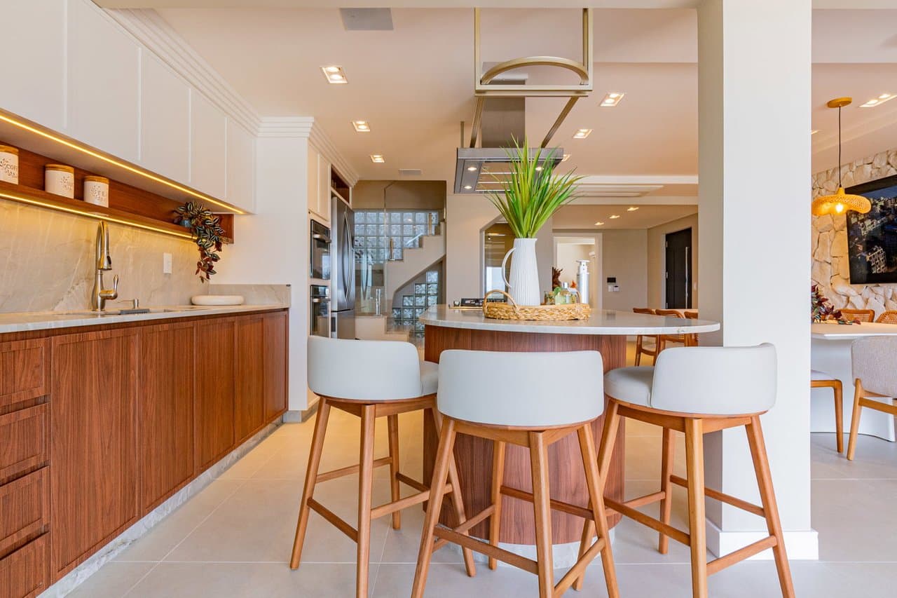 Casa de 4 quartos com 4 suítes e 180 m² em Bombinhas