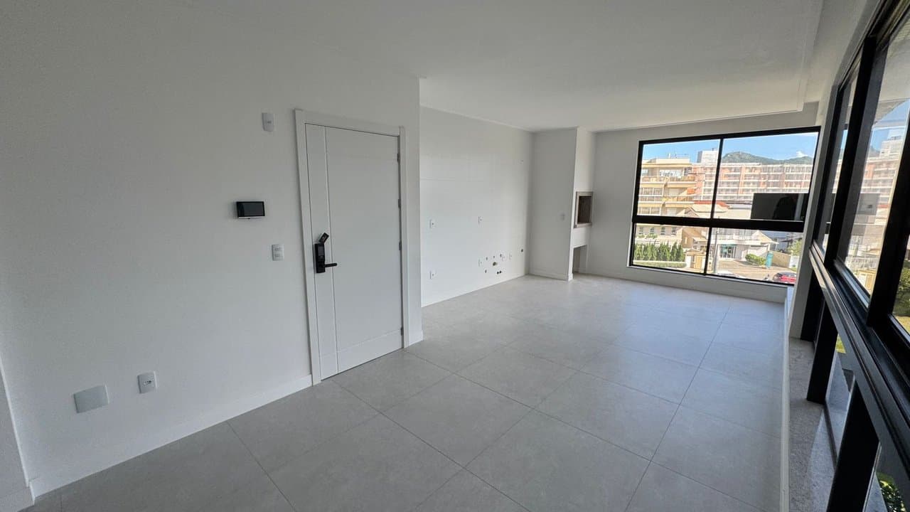 Apartamento de 3 quartos com 3 suítes e 100 m² em Bombinhas