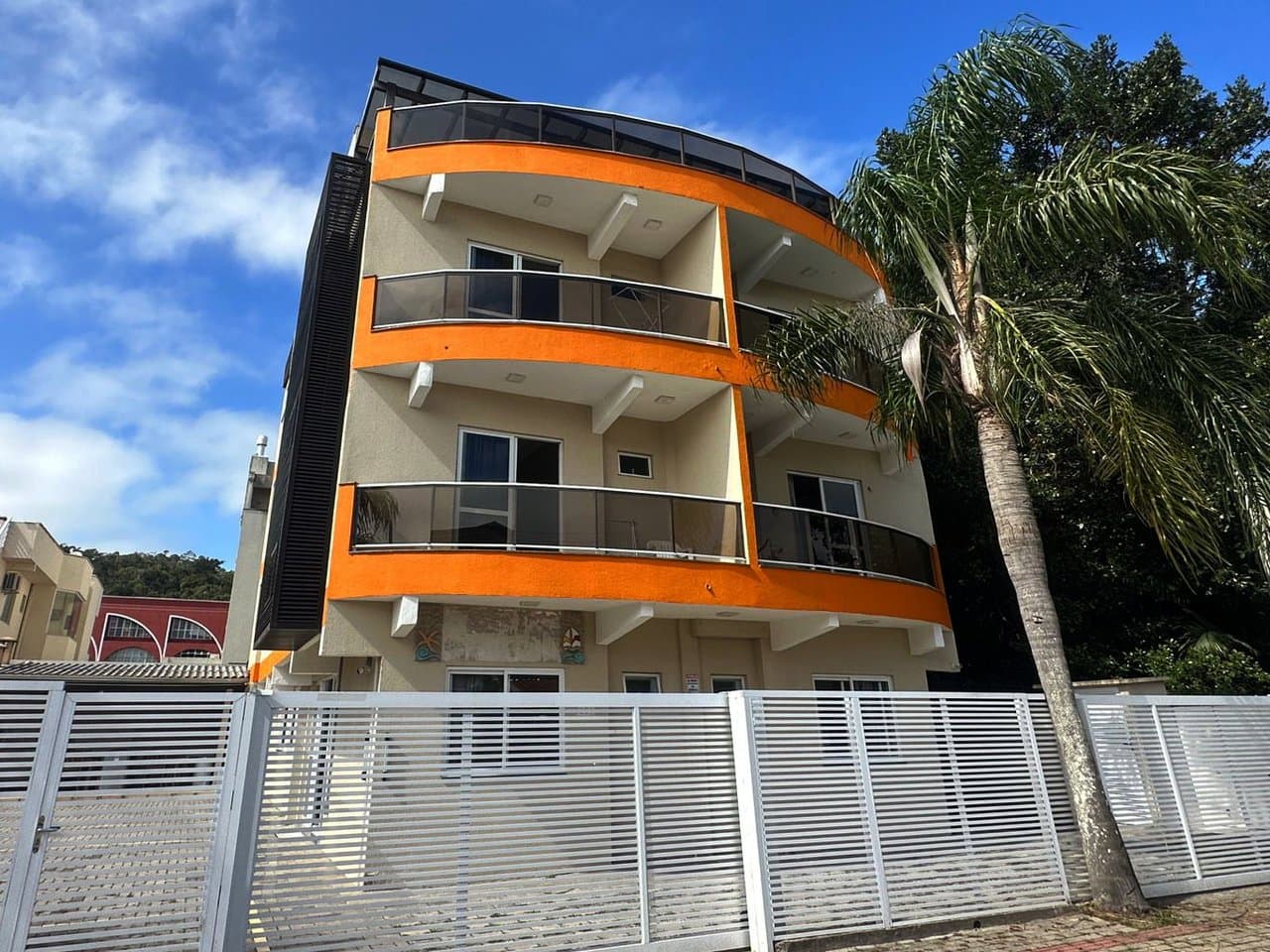 Apartamento de 2 quartos com 1 suíte e 1 m² em Bombinhas