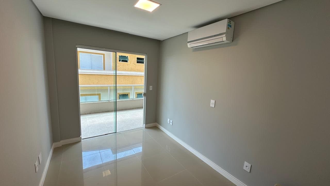 Cobertura de 2 quartos com 1 suíte e 151 m² em Bombinhas