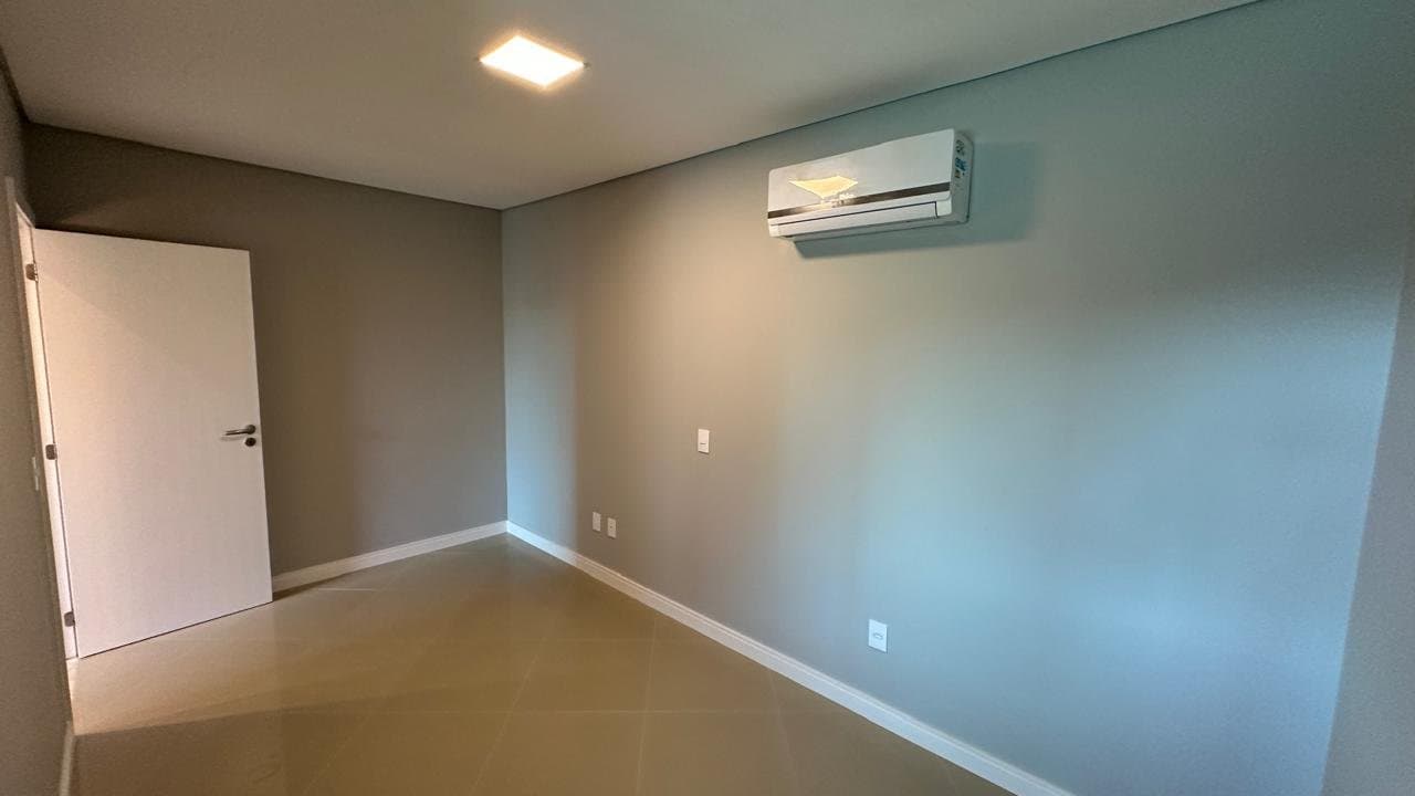 Cobertura de 2 quartos com 1 suíte e 151 m² em Bombinhas