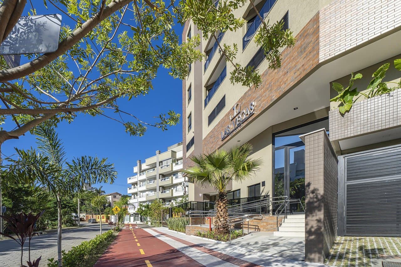 Apartamento de 3 quartos com 3 suítes e 157 m² em Bombinhas