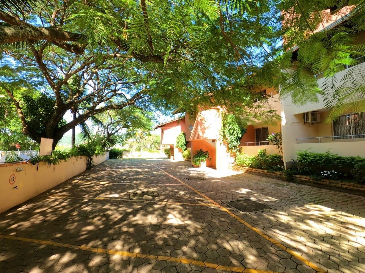 Hotel 1000 m² em Bombas, Bombinhas